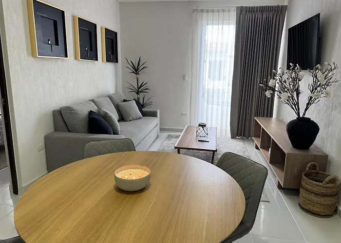 Comfortable 2br Pool & Gym Apartment