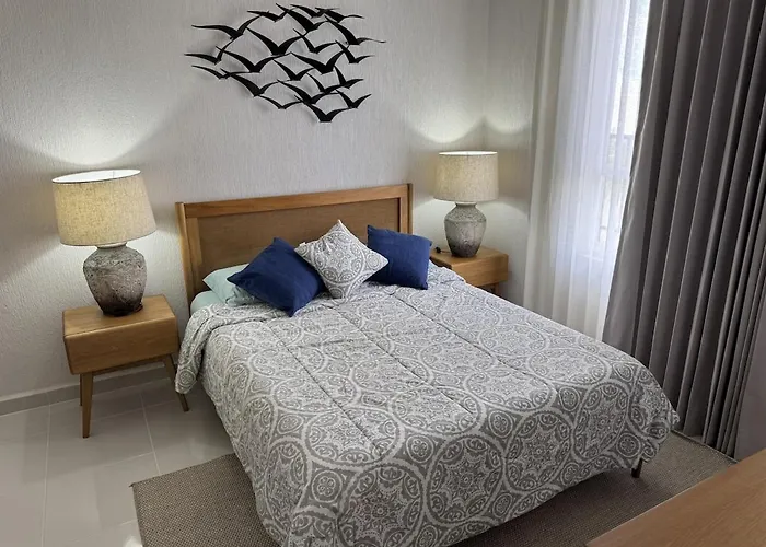 Comfortable 2br Pool & Gym Apartment *